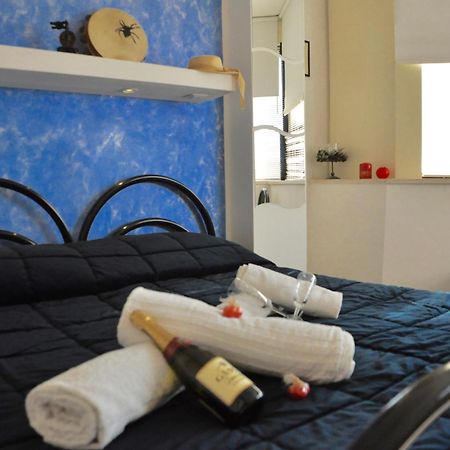 Lo Specchio Del Salento Bed & Breakfast Lecce Exterior photo